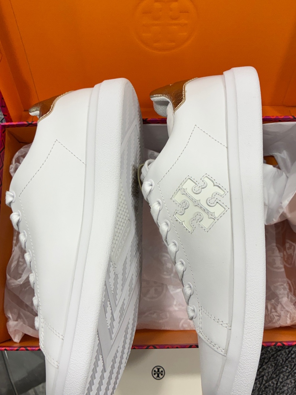 Tory Burch Howell Court White Leather Sneakers Gold Heel Size 6M - Picture 5 of 6